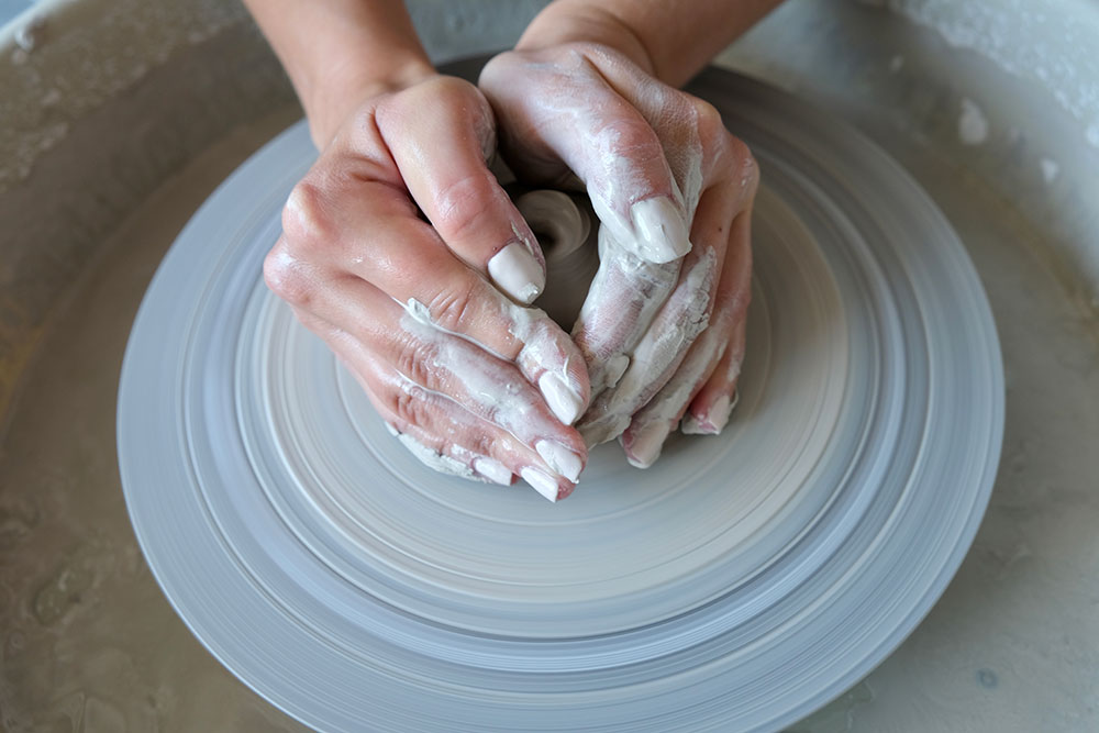 Five reasons to join a pottery class – Keeeps